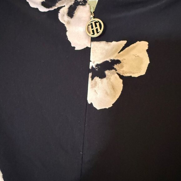 Tommy Hilfiger Black/White Floral dress with medium length flare sleeves - Picture 5 of 6